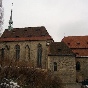 Kostel Sv.Františka, Dvoulodí kostela sv. Františka, který má tvary raně gotické.