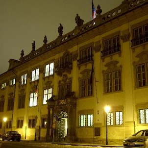 Osvětlený Nostický palác