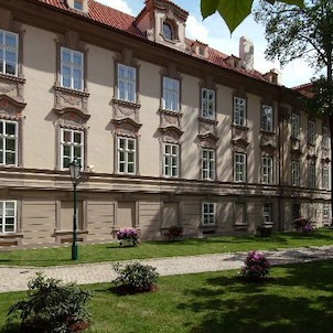 Kolovratský palác