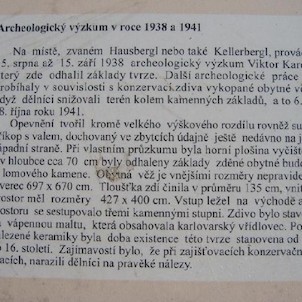 Tvrziště 7, Je pravděpodobné, že tvrz vznikla mimo jiné k ochraně sedlecké stezky. První písemné zprávy máme až z let 1457 a 1462, kdy je zmiňován jistý Arkl Tussel „de Stalticz“ či později „de Talticz“. Později získali dalovické léno příslušníci rodu Hýz