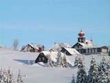 Pohled na kostel od Spáleného mlýna