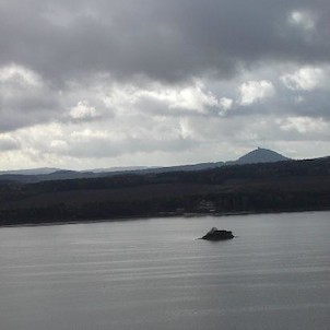 Máchovo jezero z Borného