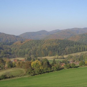 pohled ze Strážnice nad Měrkovicemi