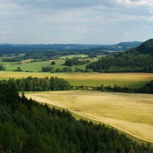 Z Kozinců se otevírá úchvatný pohled do krajiny