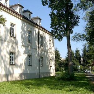 boční trakt, boční trakt zámku a přilehlá zámecká zahrada