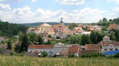 Pohled na střed města od severozápadu ze svahu nad